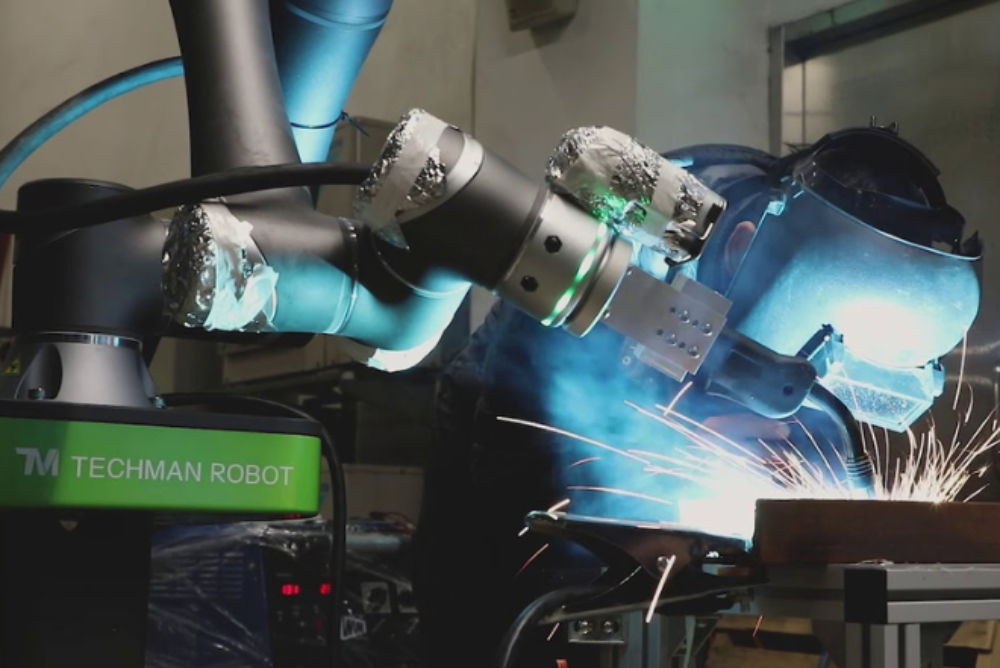 Boost Your Welding Efficiency with Collaborative Robots (Cobots)